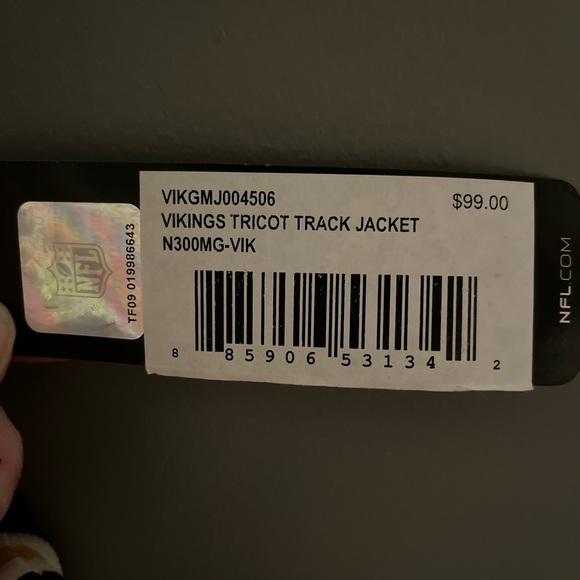 NFL Team Minnesota Vikings Apparel in White and Purple - Picture 3 of 5